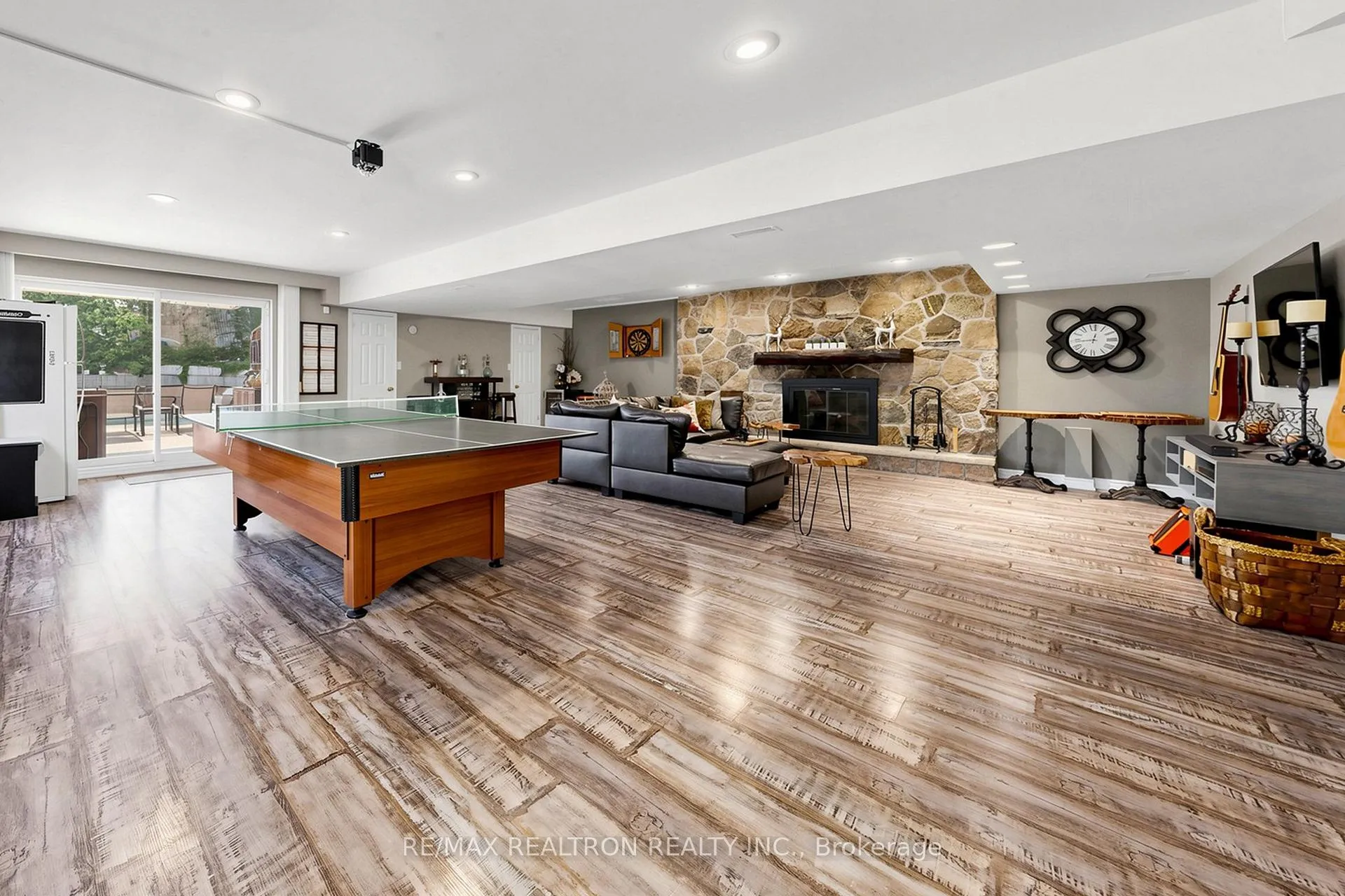 Photo 60 of 250 Kingscross Drive, King, King City — HOMEH