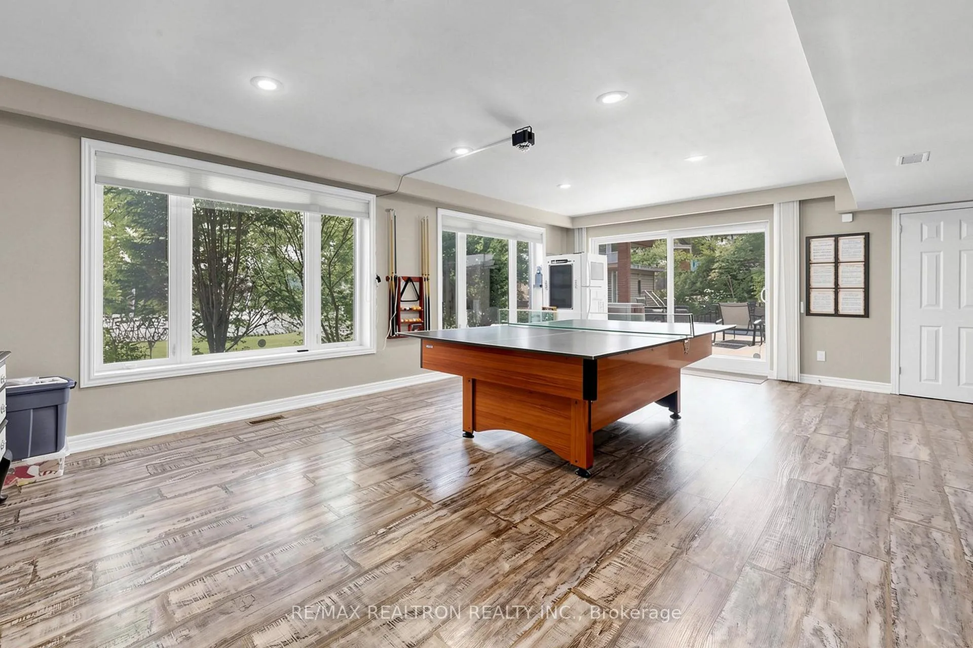 Photo 73 of 250 Kingscross Drive, King, King City — HOMEH