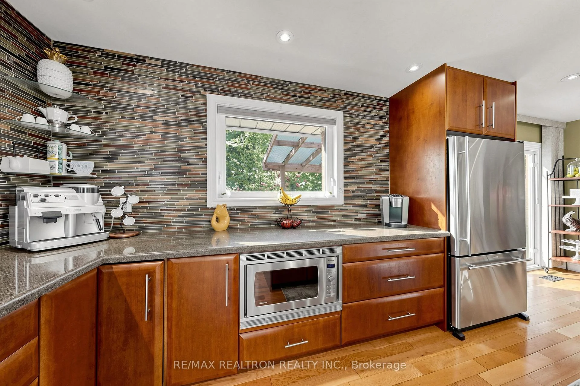 Photo 30 of 250 Kingscross Drive, King, King City — HOMEH
