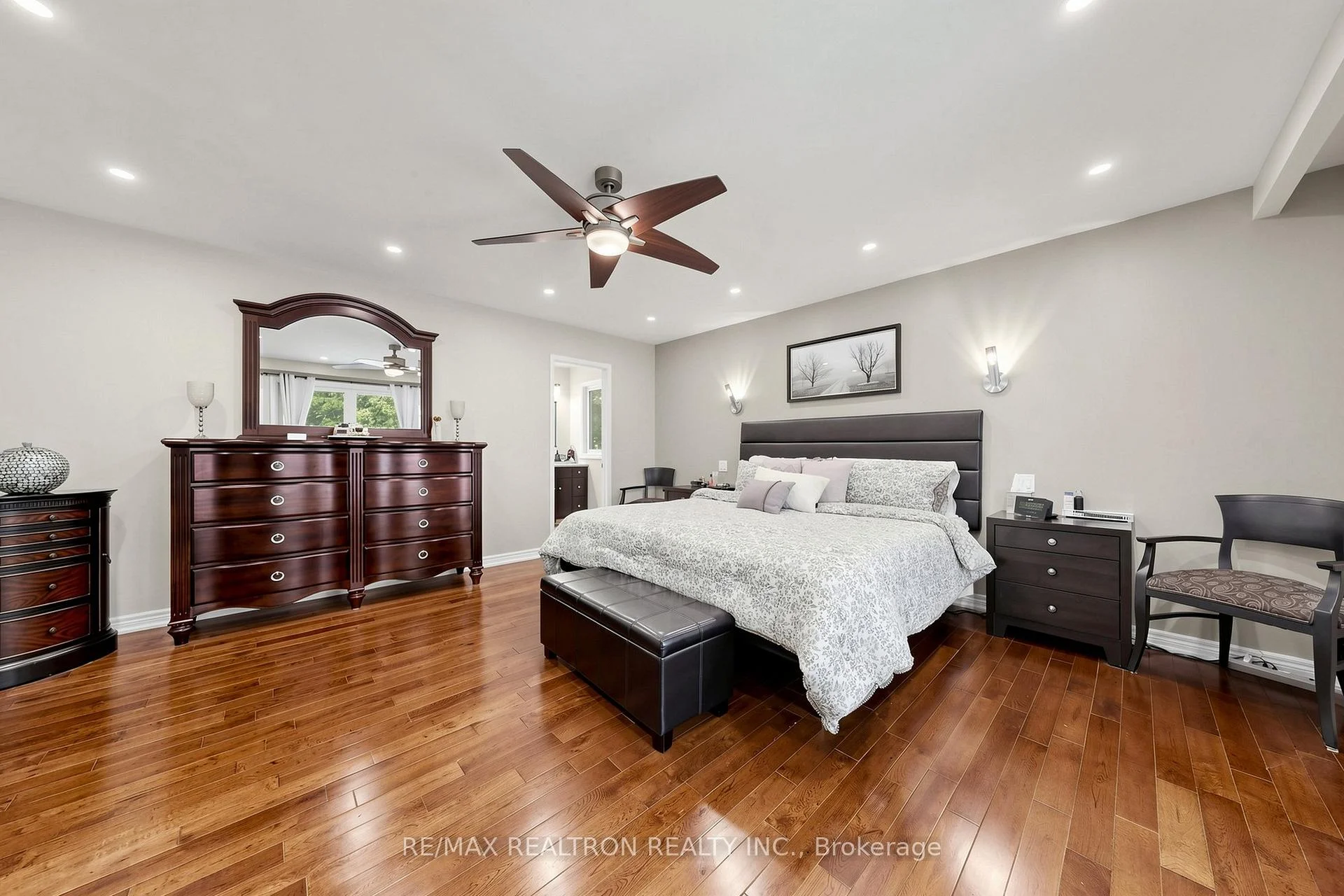 Photo 41 of 250 Kingscross Drive, King, King City — HOMEH