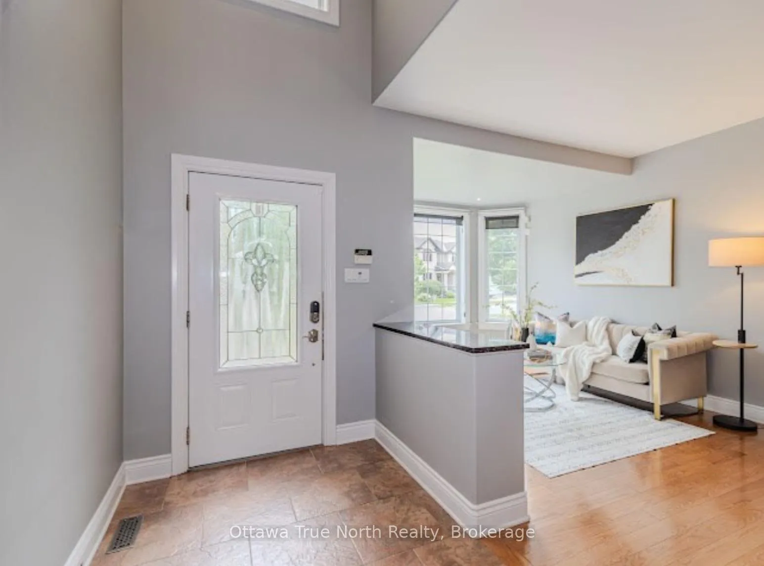Photo 3 of 507 Kochar Drive, Ottawa, Mooneys Bay — HOMEH