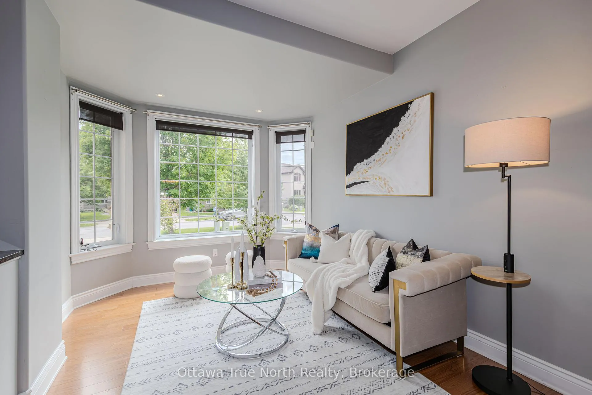 Photo 5 of 507 Kochar Drive, Ottawa, Mooneys Bay — HOMEH