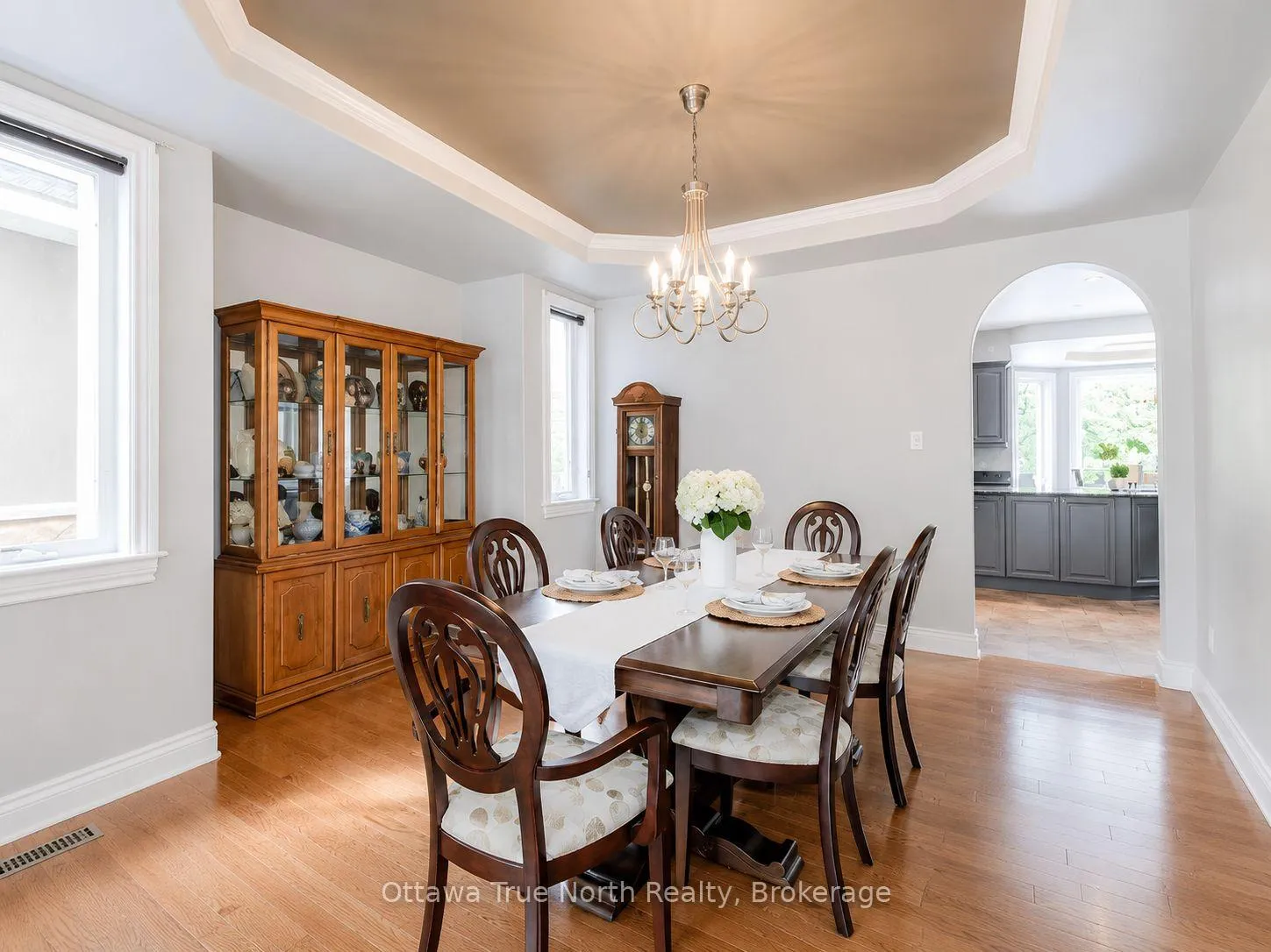 Photo 8 of 507 Kochar Drive, Ottawa, Mooneys Bay — HOMEH