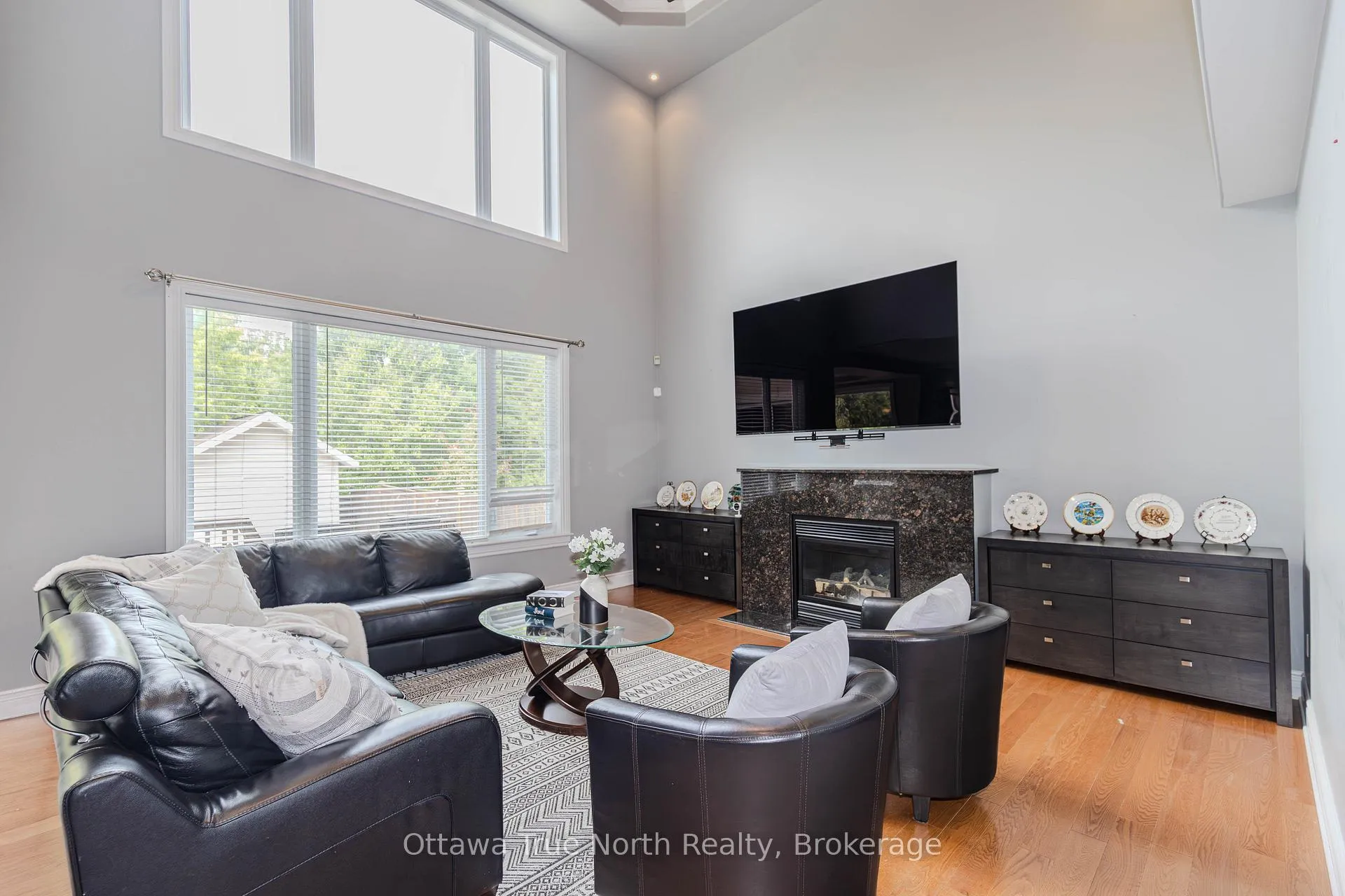 Photo 10 of 507 Kochar Drive, Ottawa, Mooneys Bay — HOMEH
