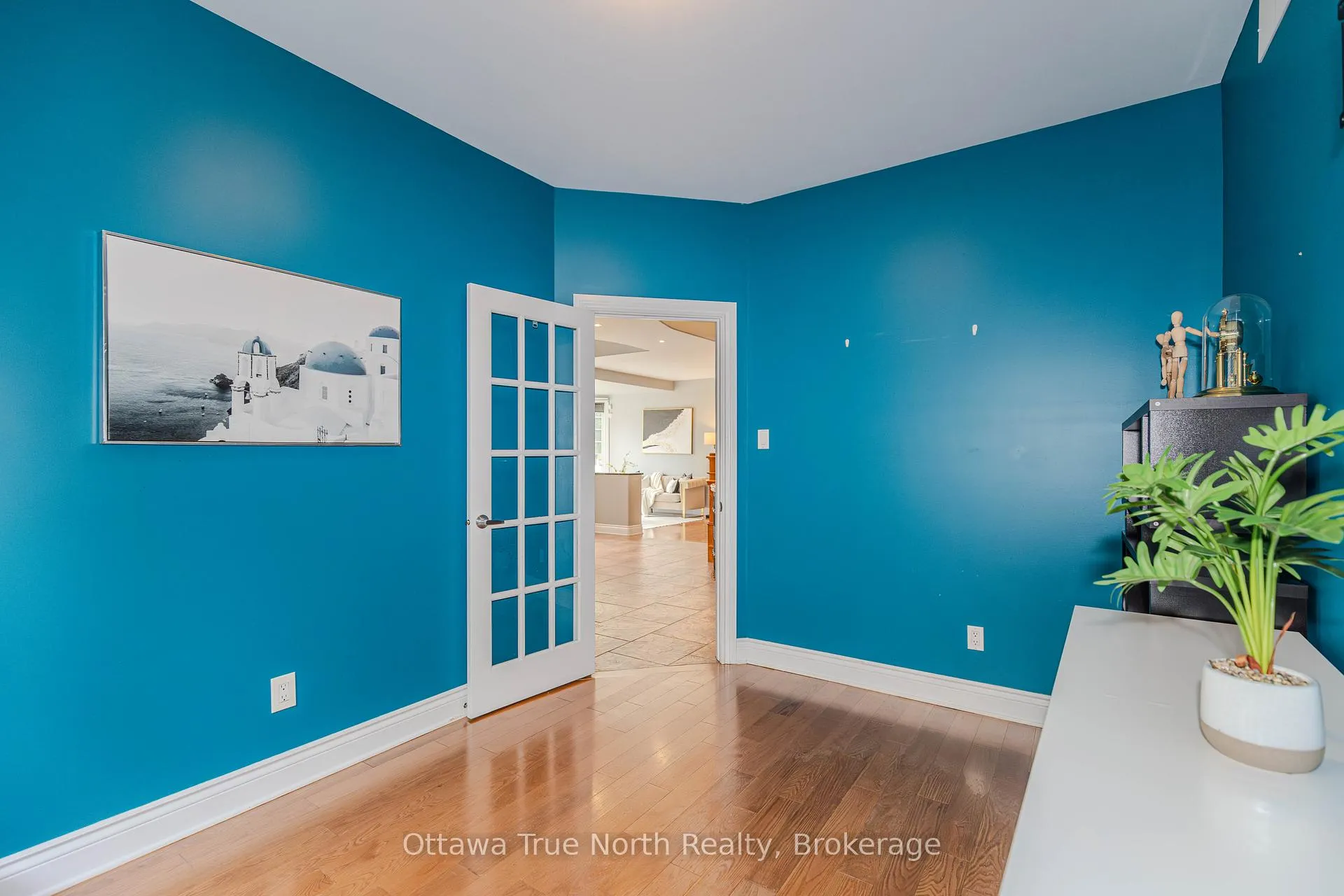 Photo 21 of 507 Kochar Drive, Ottawa, Mooneys Bay — HOMEH