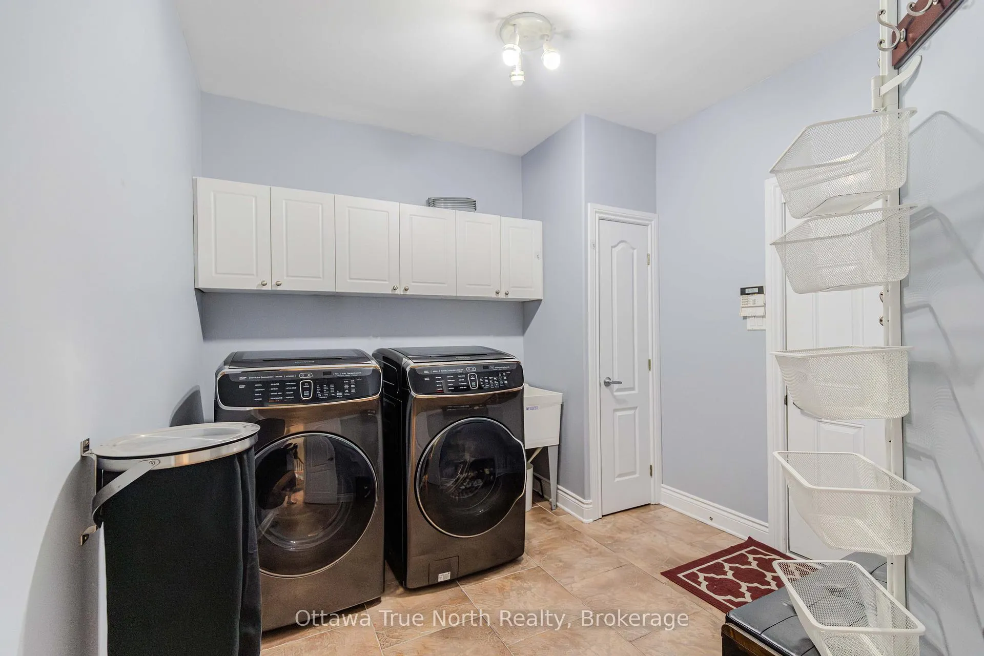 Photo 22 of 507 Kochar Drive, Ottawa, Mooneys Bay — HOMEH