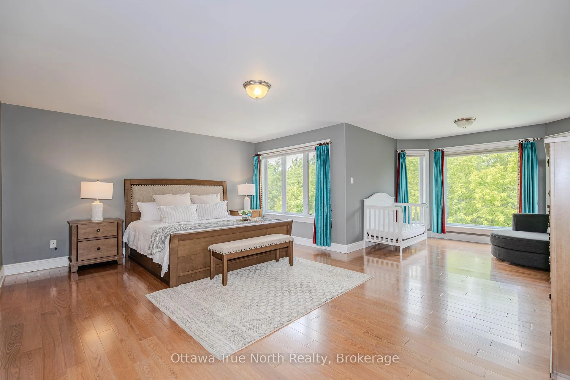 Photo 27 of 507 Kochar Drive, Ottawa, Mooneys Bay — HOMEH