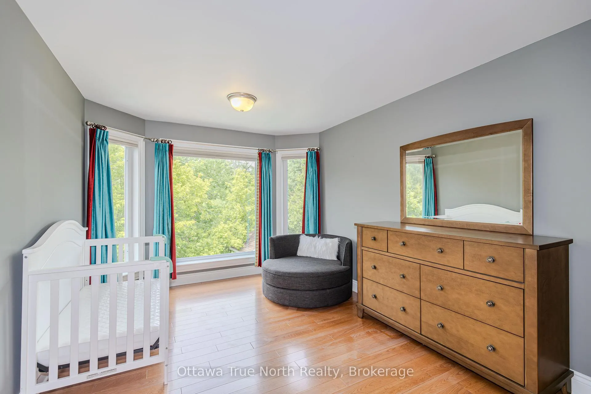Photo 30 of 507 Kochar Drive, Ottawa, Mooneys Bay — HOMEH