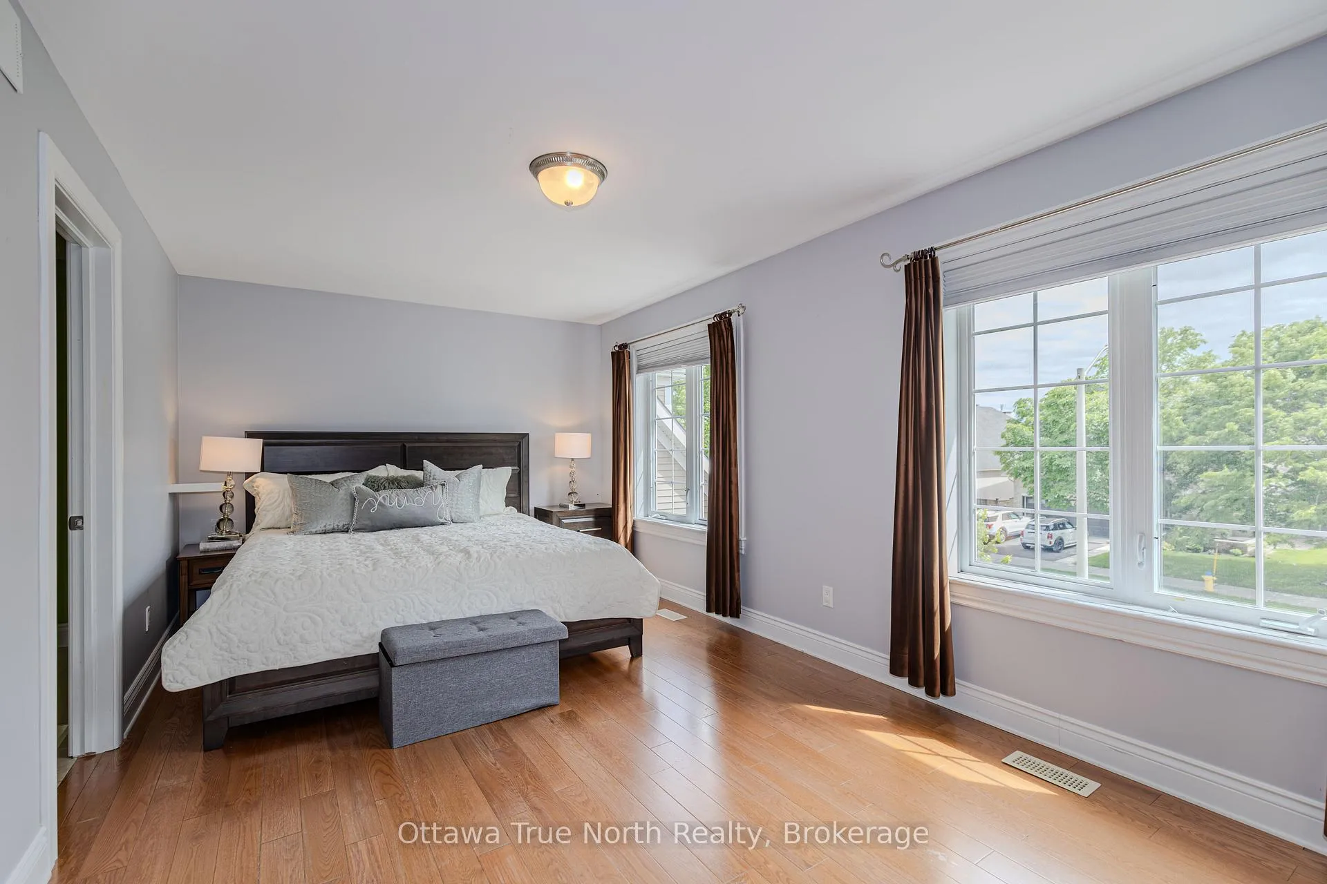 Photo 33 of 507 Kochar Drive, Ottawa, Mooneys Bay — HOMEH