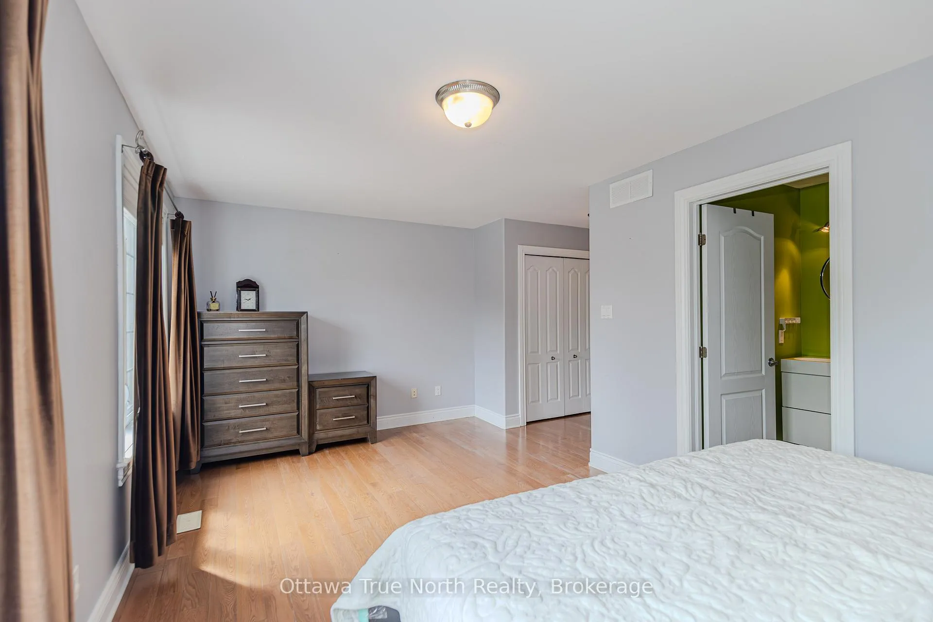 Photo 34 of 507 Kochar Drive, Ottawa, Mooneys Bay — HOMEH