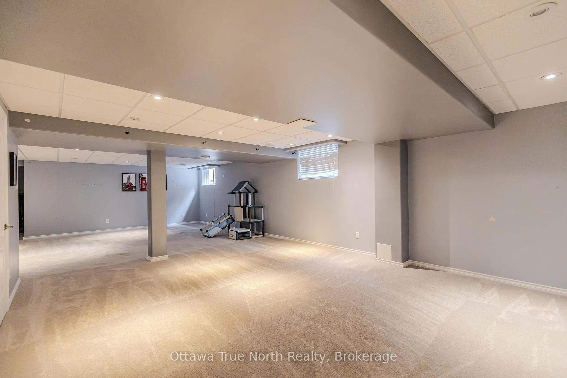 Photo 42 of 507 Kochar Drive, Ottawa, Mooneys Bay — HOMEH