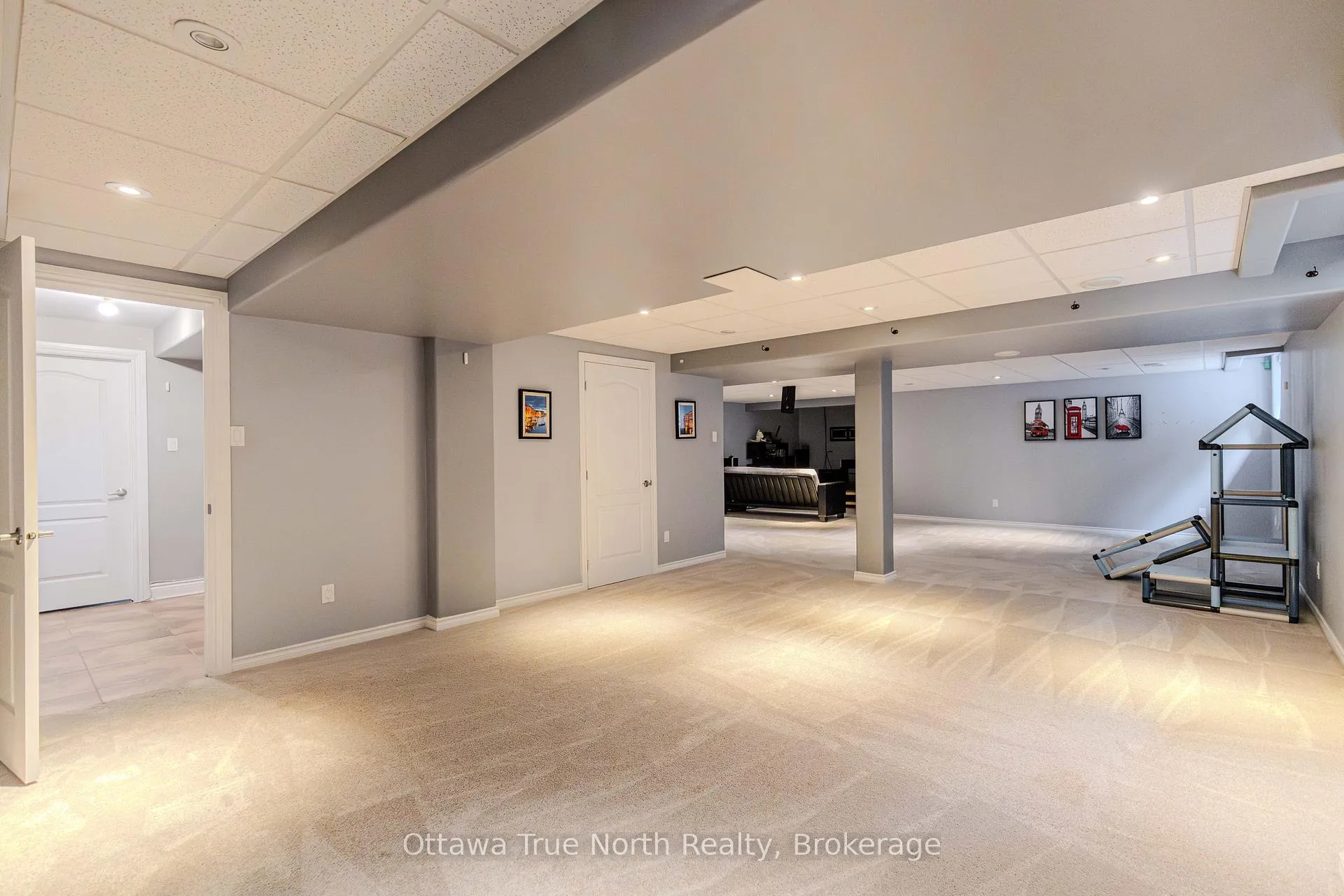 Photo 43 of 507 Kochar Drive, Ottawa, Mooneys Bay — HOMEH