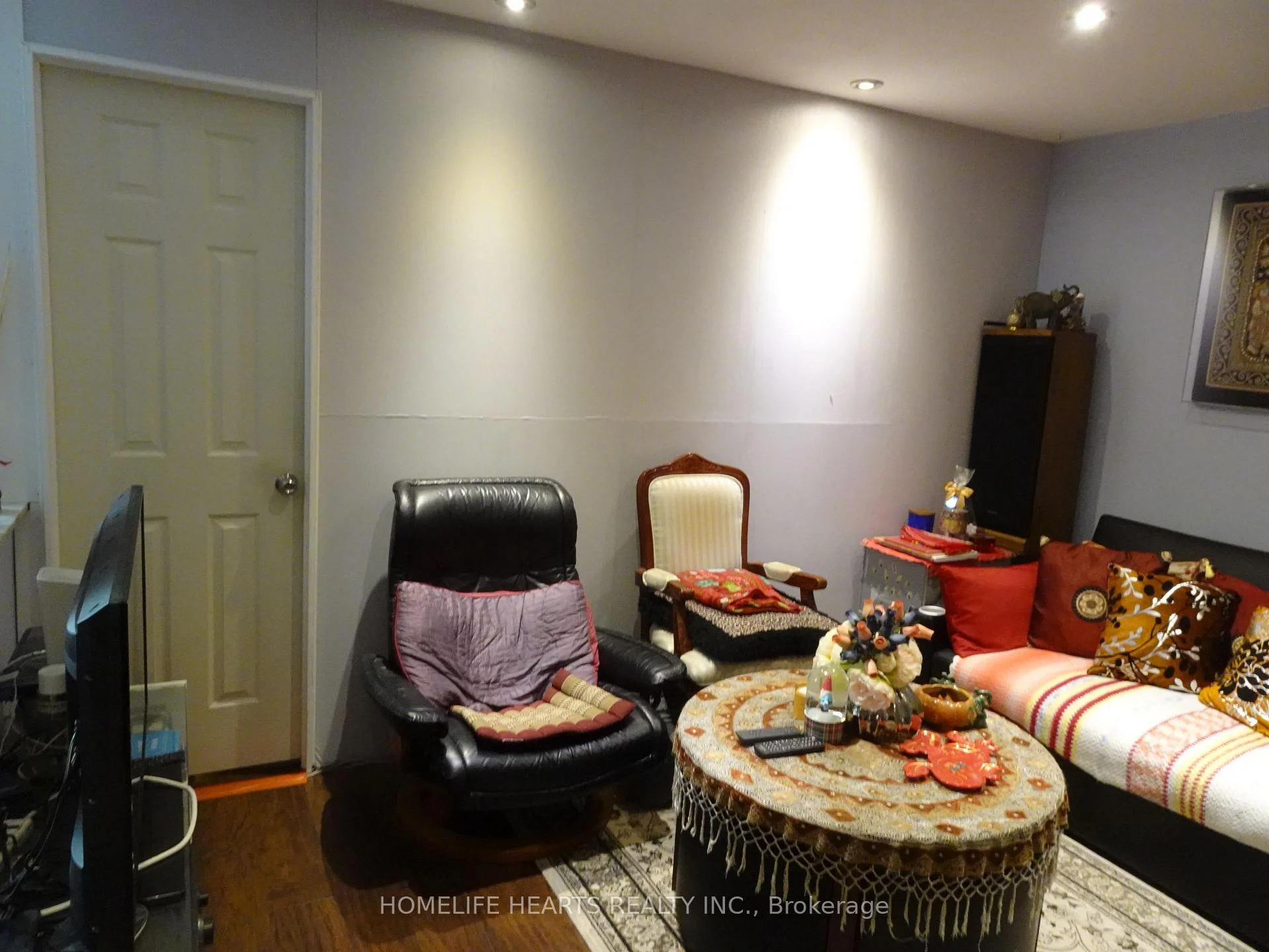 Photo 5 of Unit 122, 3040 Constitution Boulevard, Mississauga, Applewood — HOMEH