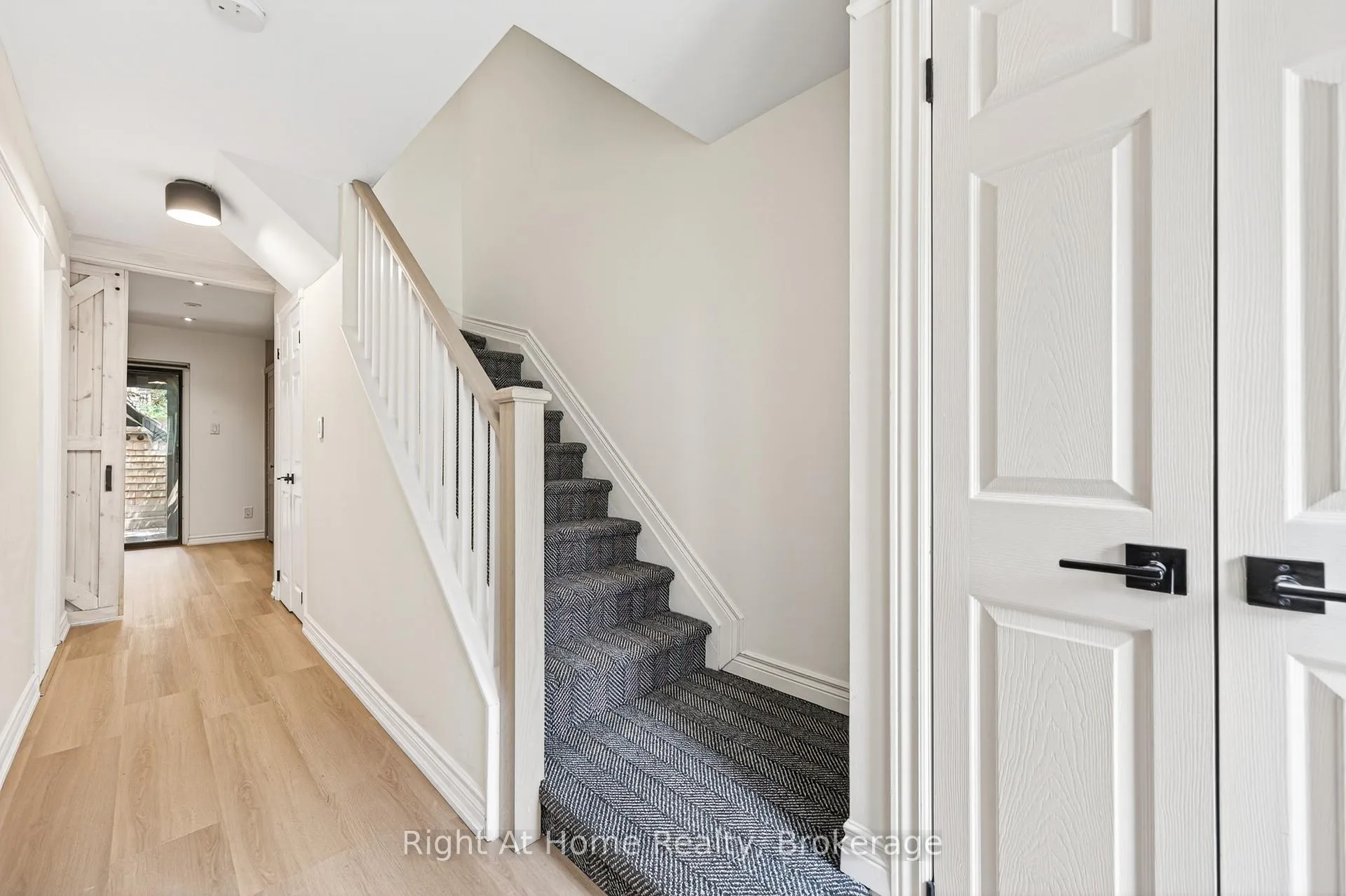 Photo 4 of 109 Brant Street, Oakville, Central — HOMEH