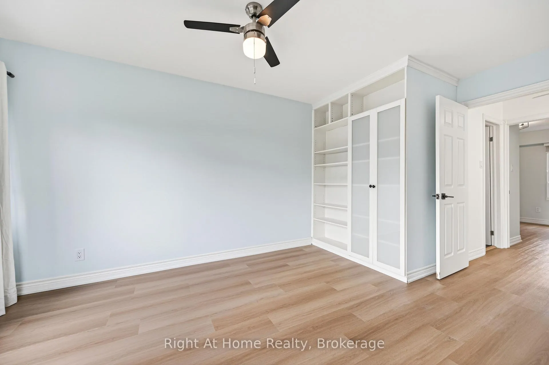 Photo 9 of 109 Brant Street, Oakville, Central — HOMEH