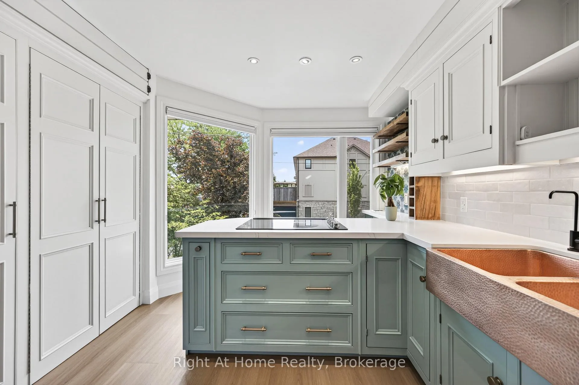 Photo 24 of 109 Brant Street, Oakville, Central — HOMEH