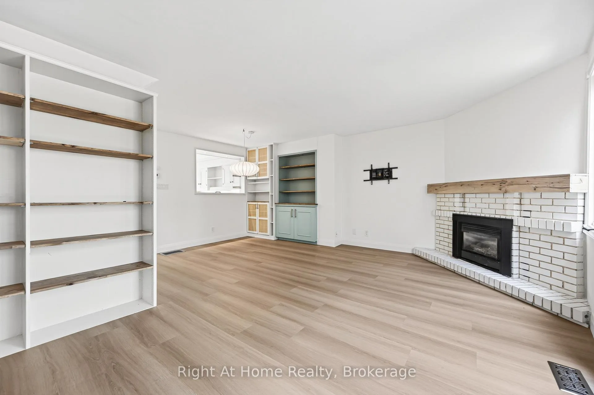 Photo 33 of 109 Brant Street, Oakville, Central — HOMEH