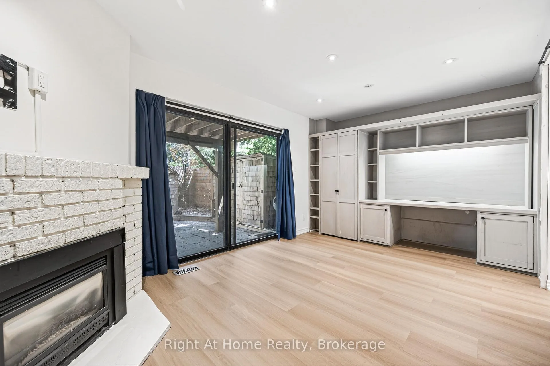 Photo 35 of 109 Brant Street, Oakville, Central — HOMEH