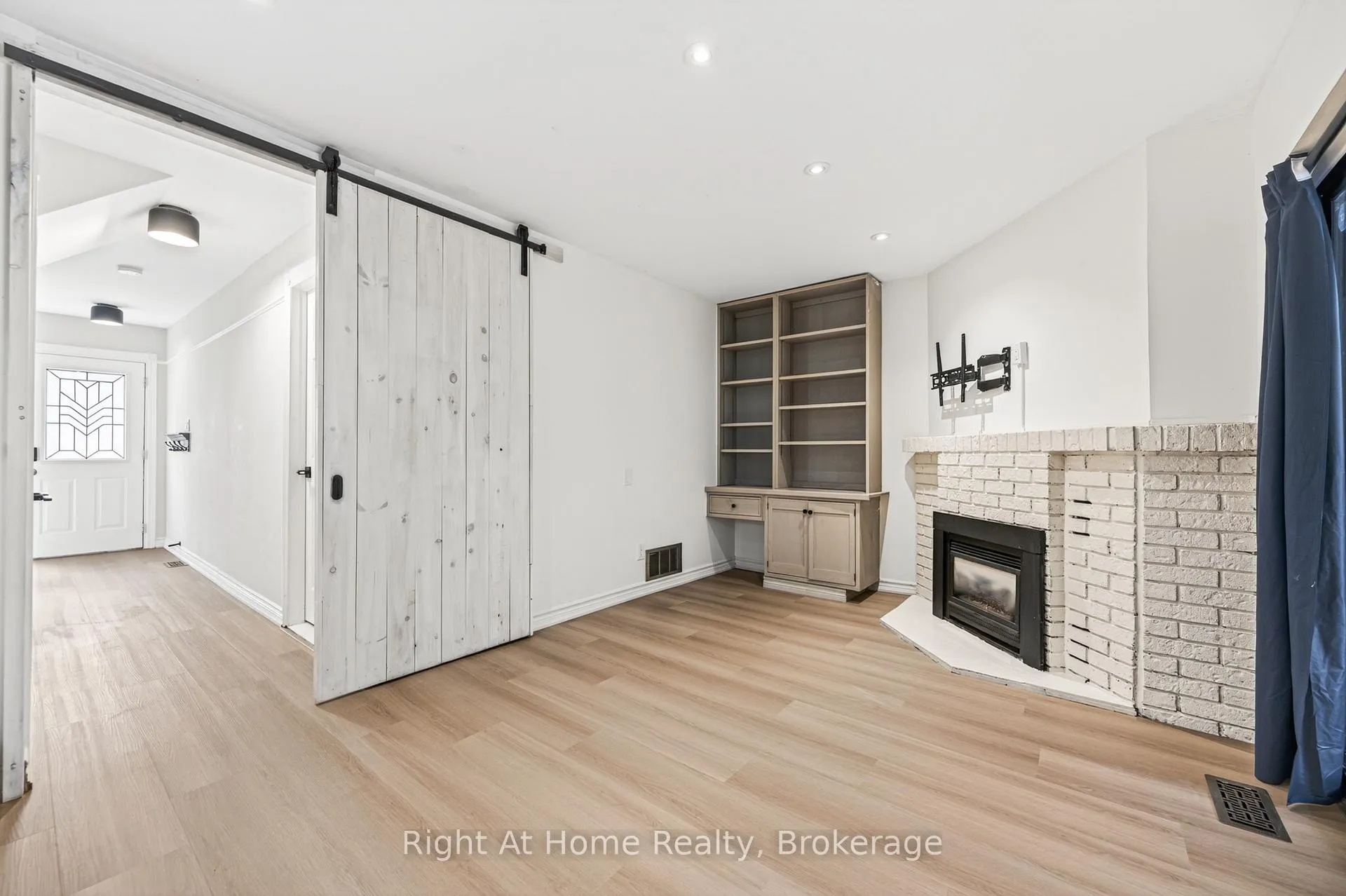 Photo 38 of 109 Brant Street, Oakville, Central — HOMEH