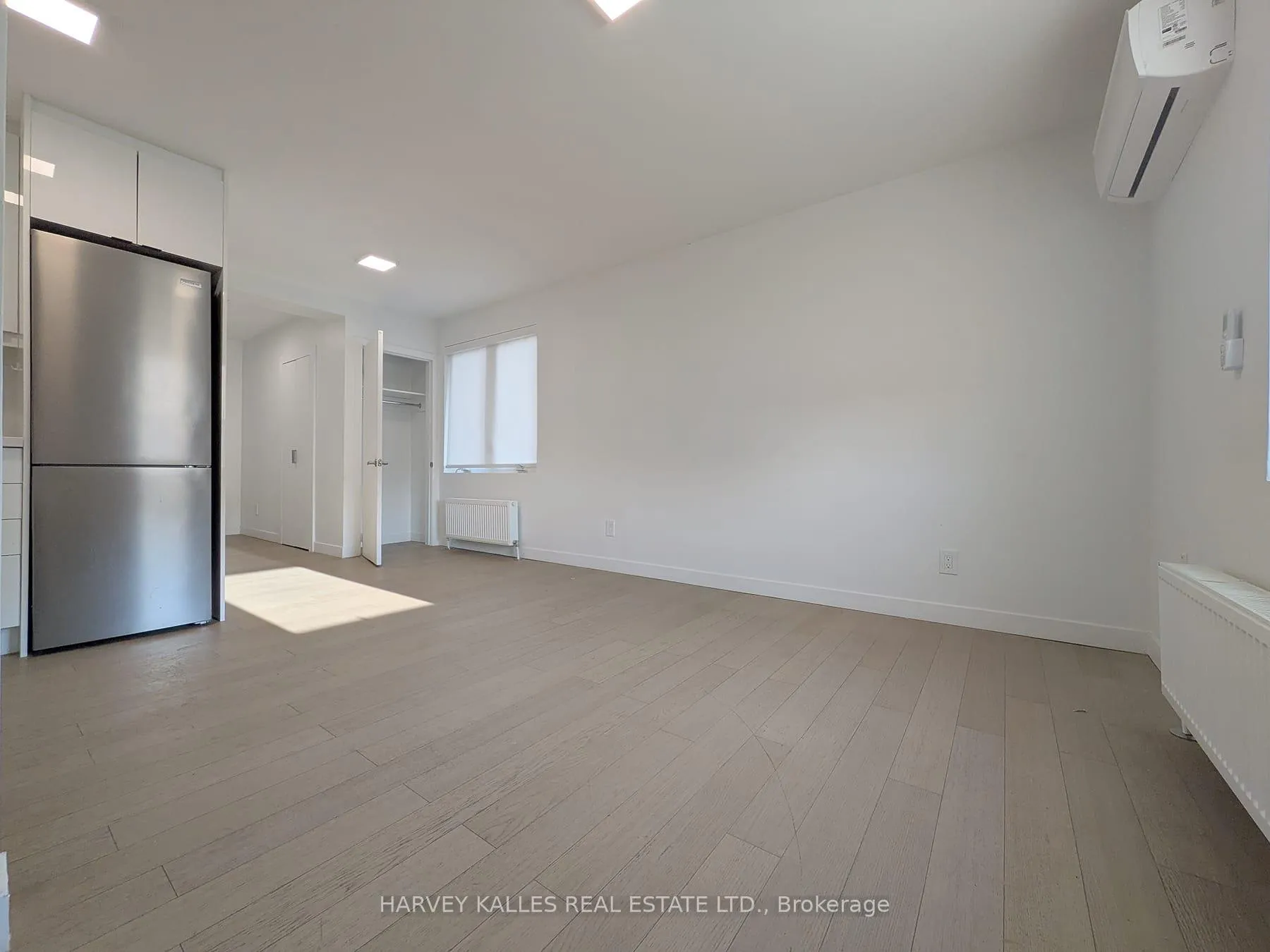 Photo 6 of Unit 5, 521 Browns Line, Etobicoke, Alderwood — HOMEH