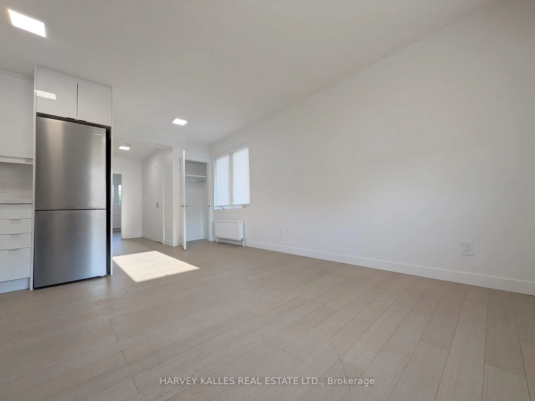 Photo 8 of Unit 5, 521 Browns Line, Etobicoke, Alderwood — HOMEH