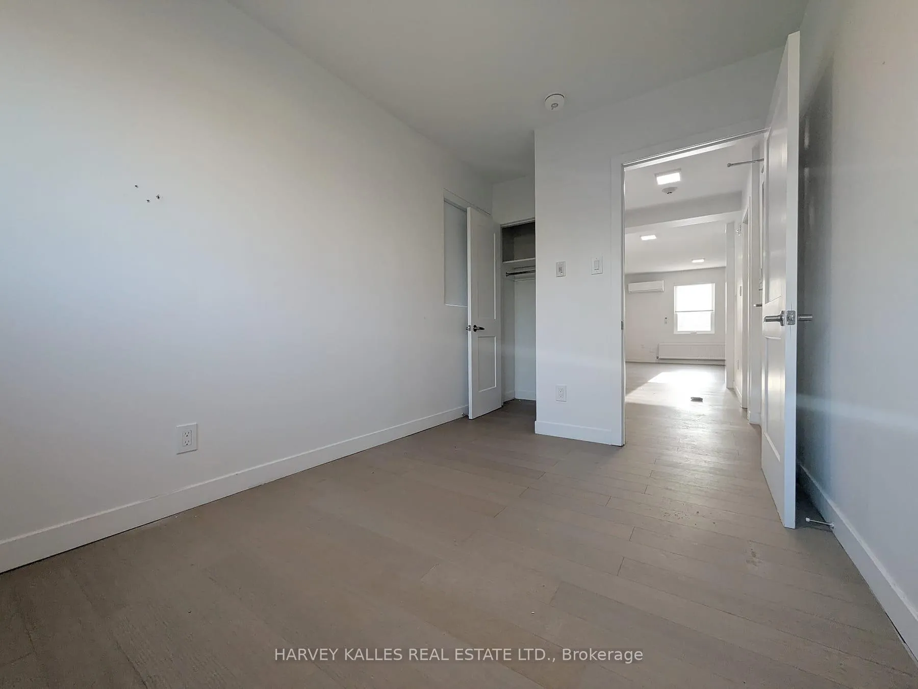Photo 17 of Unit 5, 521 Browns Line, Etobicoke, Alderwood — HOMEH