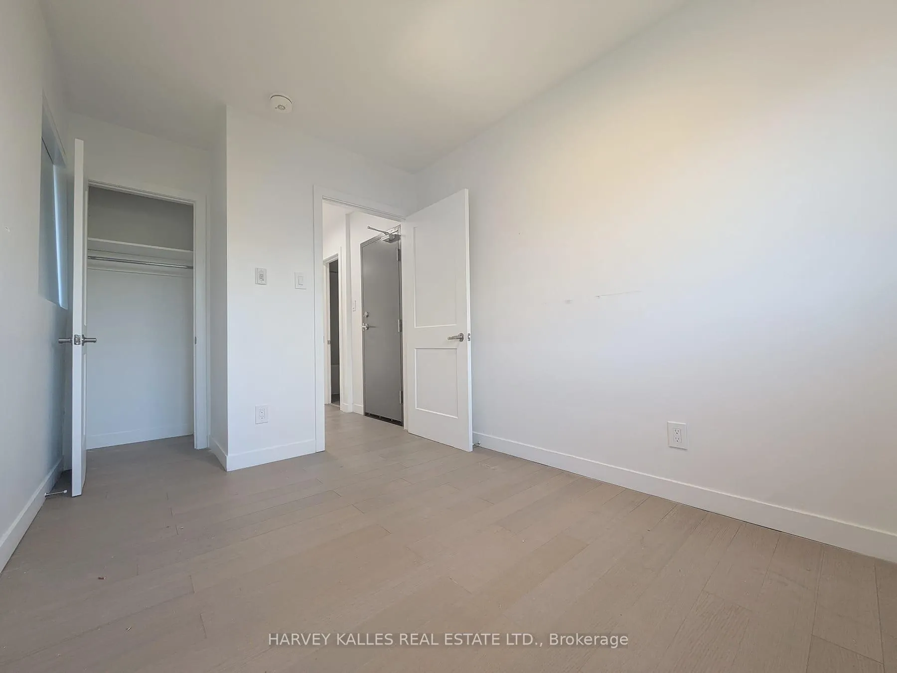 Photo 19 of Unit 5, 521 Browns Line, Etobicoke, Alderwood — HOMEH