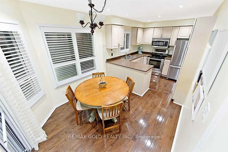 Photo 6 of 3848 Periwinkle Crescent, Mississauga, Lisgar — HOMEH