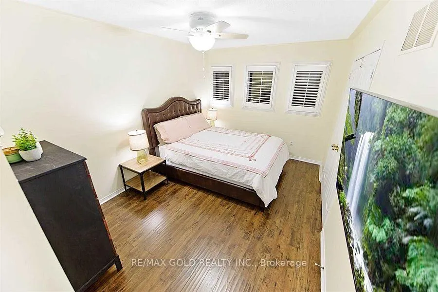 Photo 12 of 3848 Periwinkle Crescent, Mississauga, Lisgar — HOMEH
