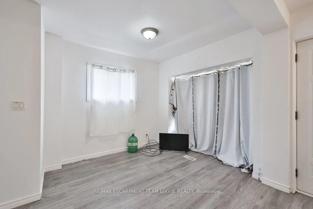 Photo 9 of 73 Harrison Avenue, Hamilton, Homeside — HOMEH