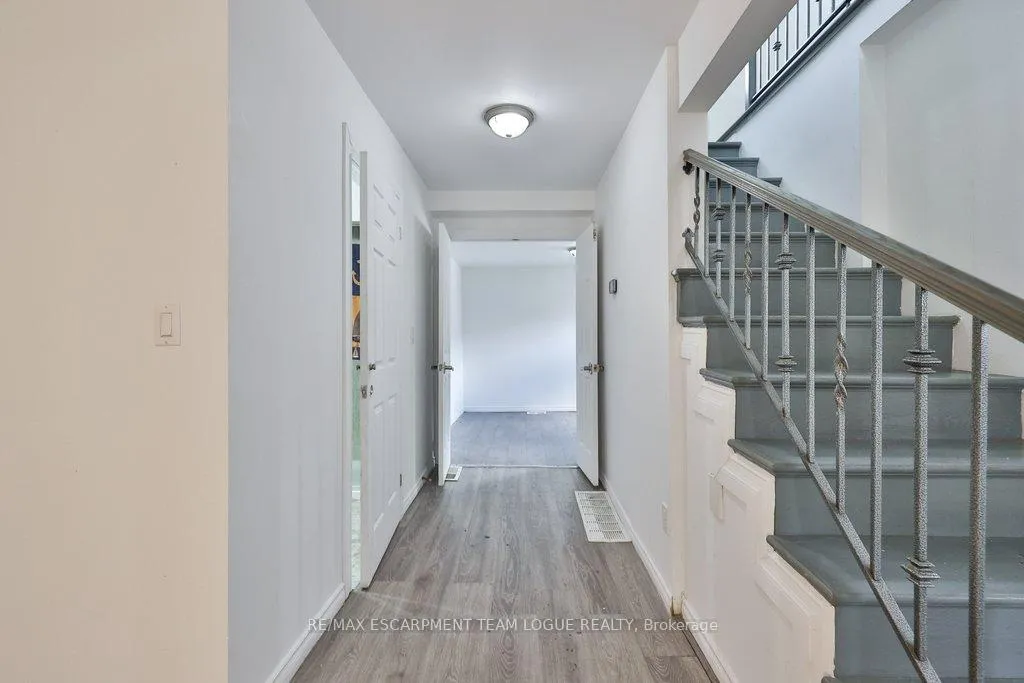 Photo 10 of 73 Harrison Avenue, Hamilton, Homeside — HOMEH