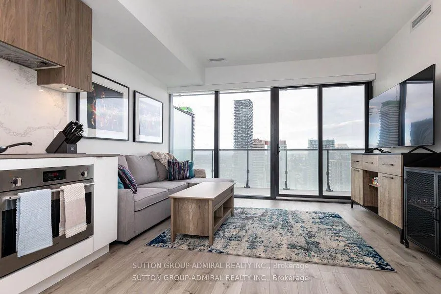 Photo 3 of Unit 3501, 161 Roehampton Avenue, Toronto, Mount Pleasant West — HOMEH
