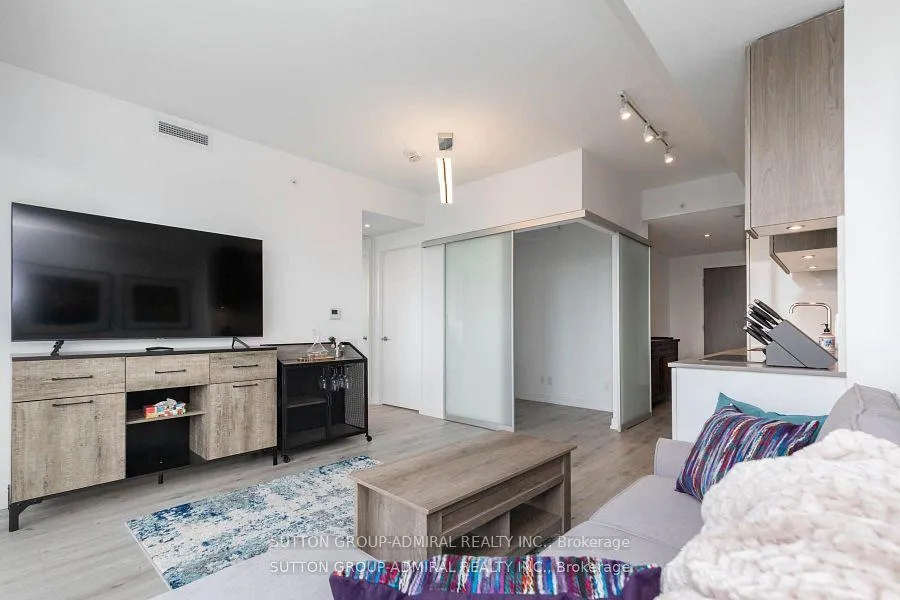 Photo 6 of Unit 3501, 161 Roehampton Avenue, Toronto, Mount Pleasant West — HOMEH