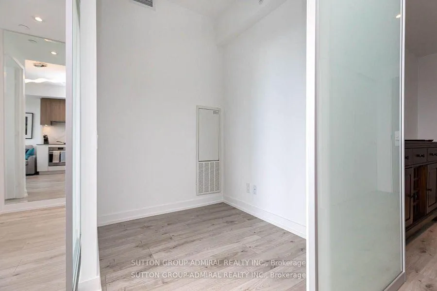 Photo 8 of Unit 3501, 161 Roehampton Avenue, Toronto, Mount Pleasant West — HOMEH