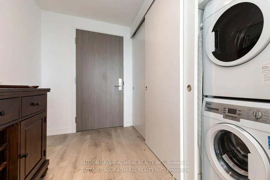 Photo 14 of Unit 3501, 161 Roehampton Avenue, Toronto, Mount Pleasant West — HOMEH
