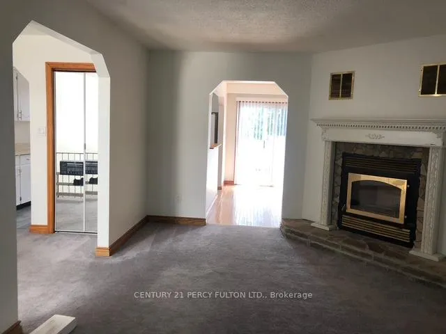 Photo 6 of Unit Main, 791 Sheppard Avenue, Pickering, Woodlands — HOMEH