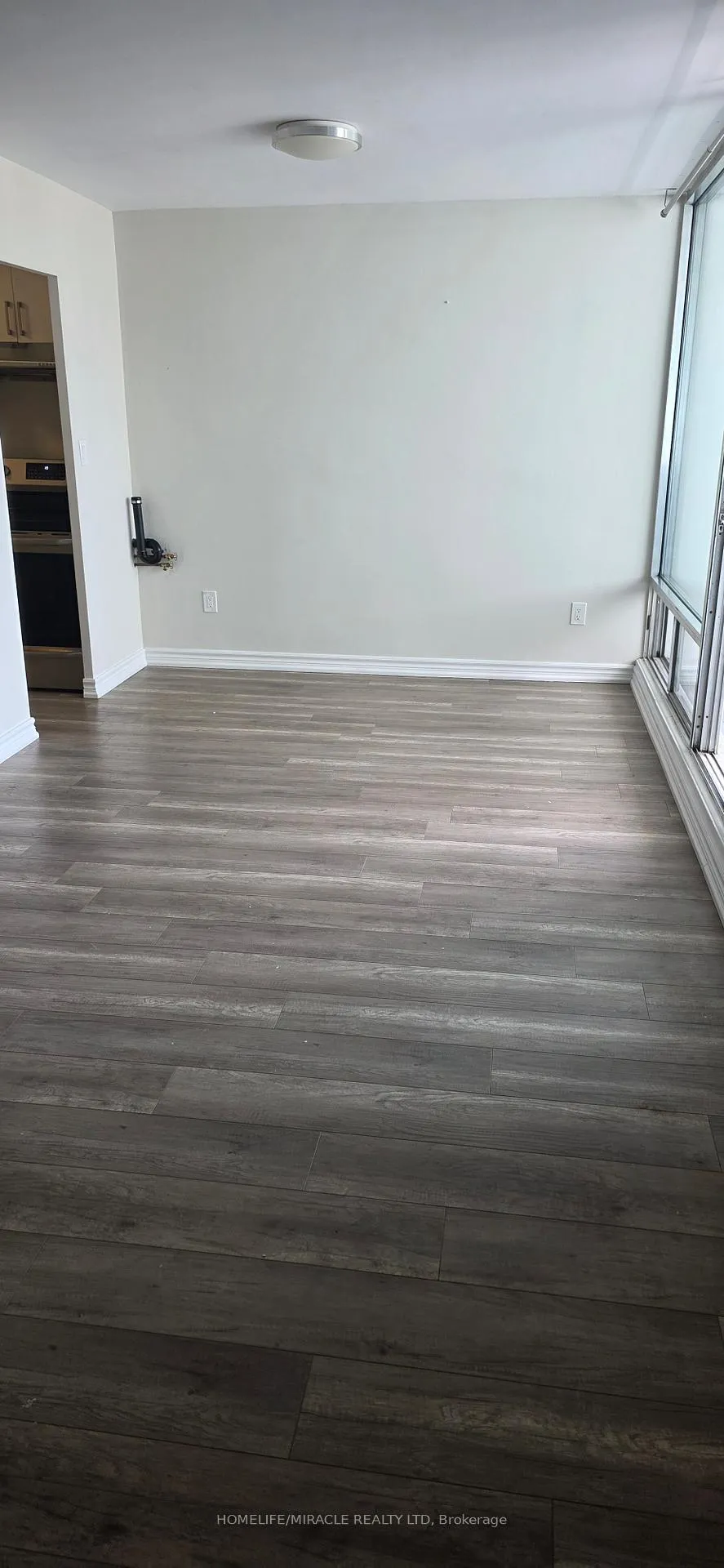 Photo 5 of Unit 1009, 1 Massey Square, Toronto, Crescent Town — HOMEH
