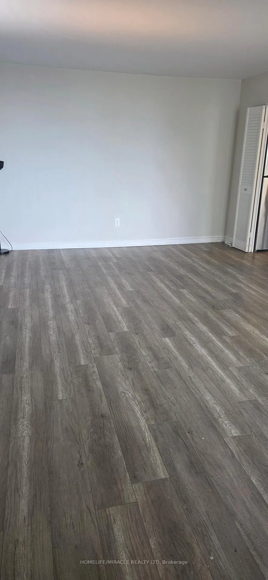 Photo 6 of Unit 1009, 1 Massey Square, Toronto, Crescent Town — HOMEH