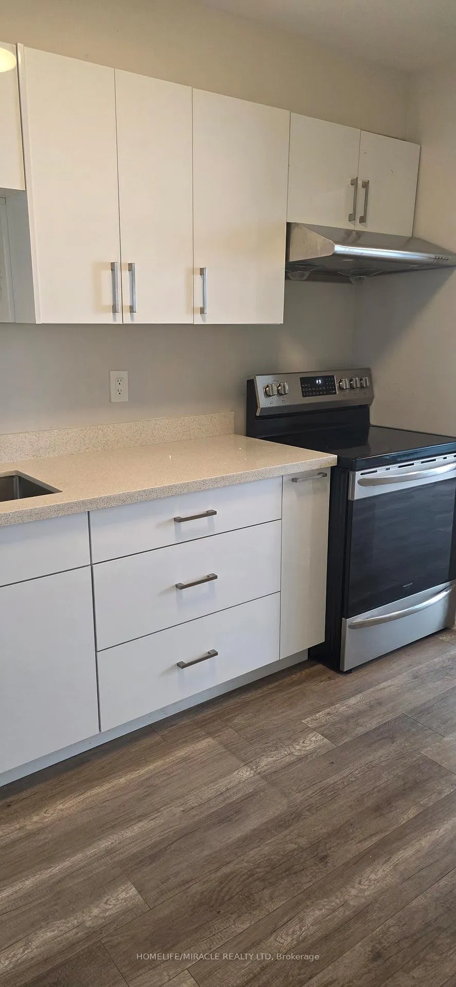 Photo 8 of Unit 1009, 1 Massey Square, Toronto, Crescent Town — HOMEH