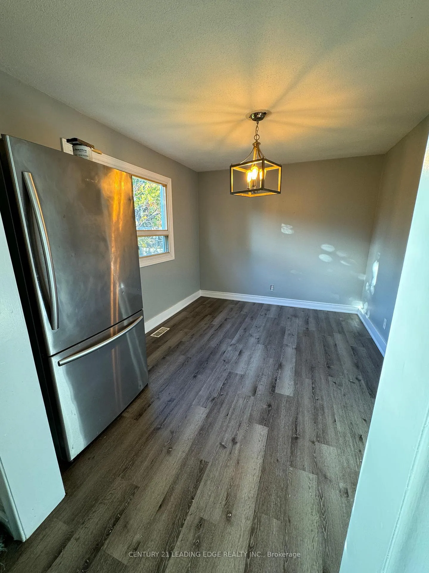Photo 5 of 83 Park Avenue, St. Catharines, Secord Woods — HOMEH