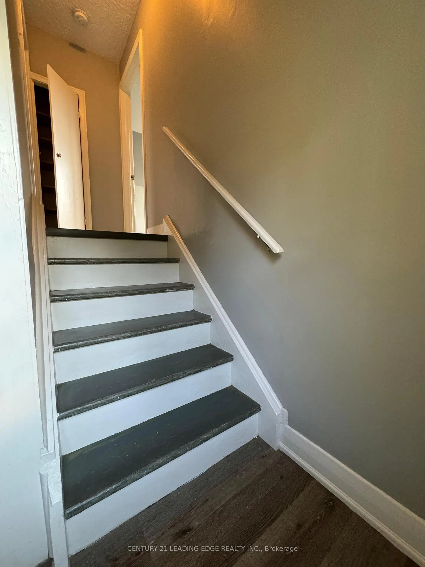 Photo 12 of 83 Park Avenue, St. Catharines, Secord Woods — HOMEH