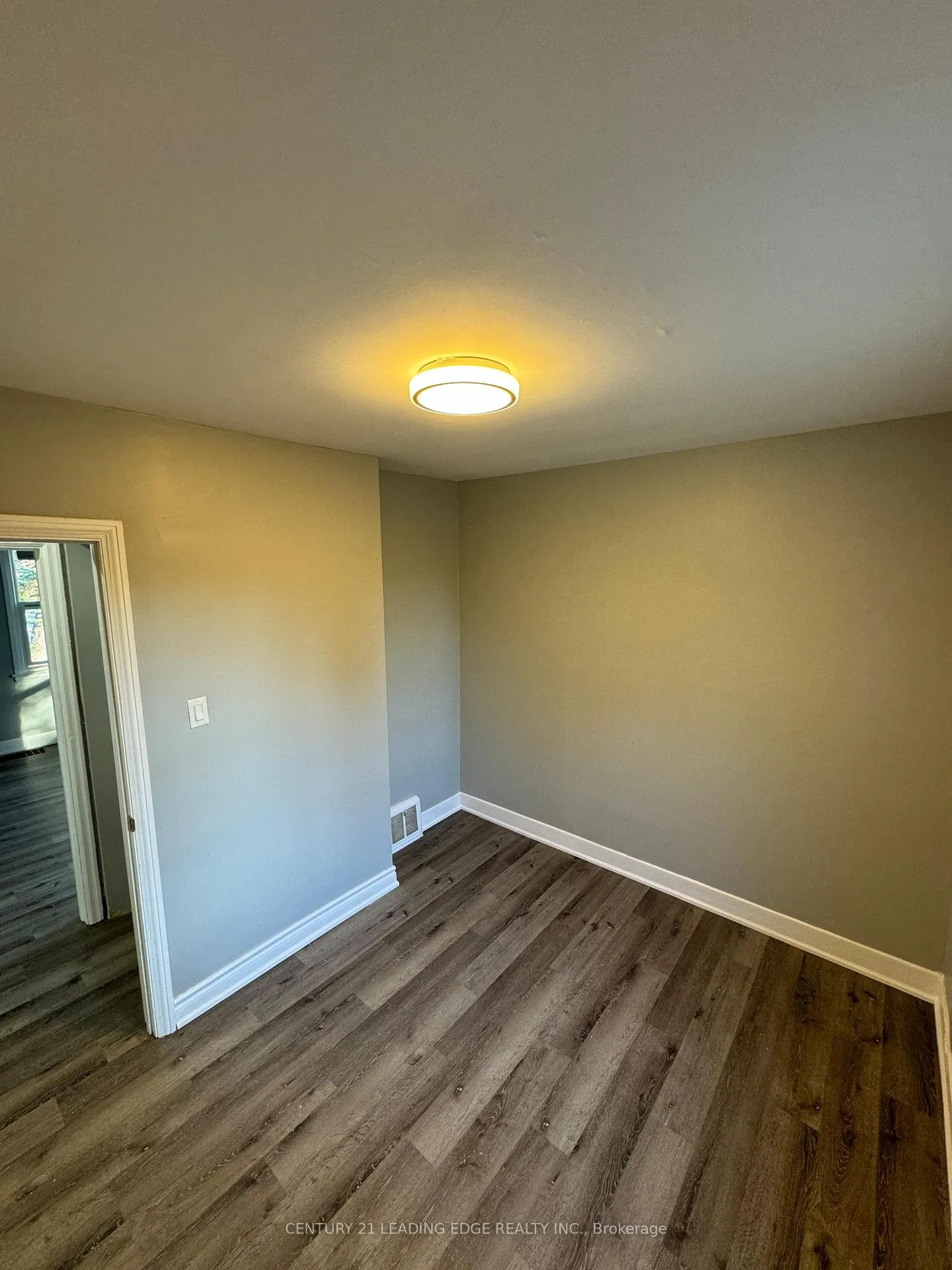 Photo 13 of 83 Park Avenue, St. Catharines, Secord Woods — HOMEH