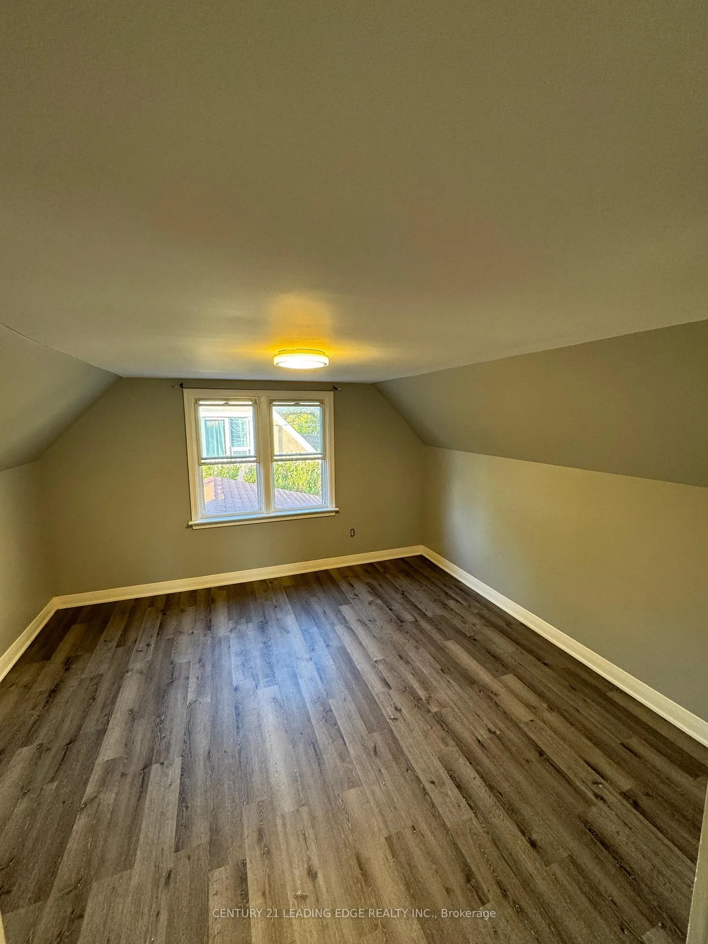 Photo 17 of 83 Park Avenue, St. Catharines, Secord Woods — HOMEH