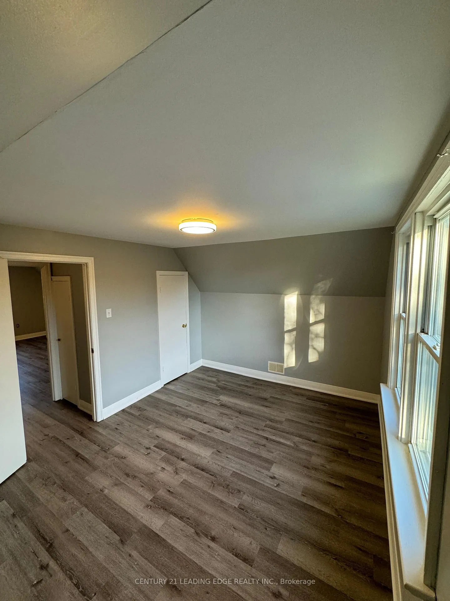 Photo 18 of 83 Park Avenue, St. Catharines, Secord Woods — HOMEH