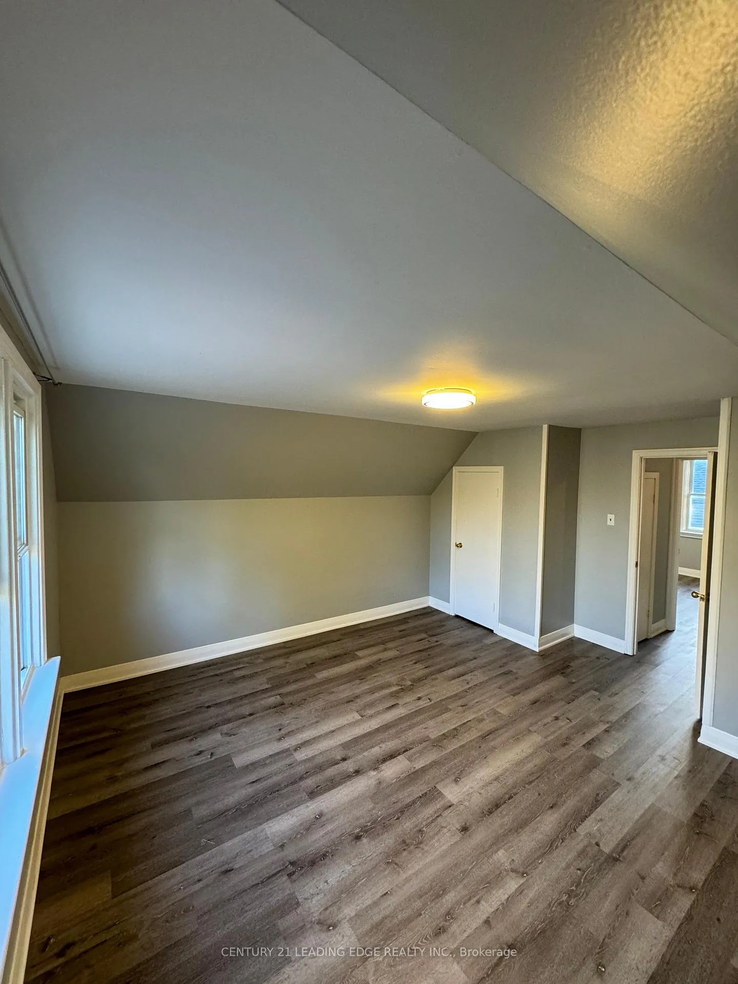 Photo 19 of 83 Park Avenue, St. Catharines, Secord Woods — HOMEH