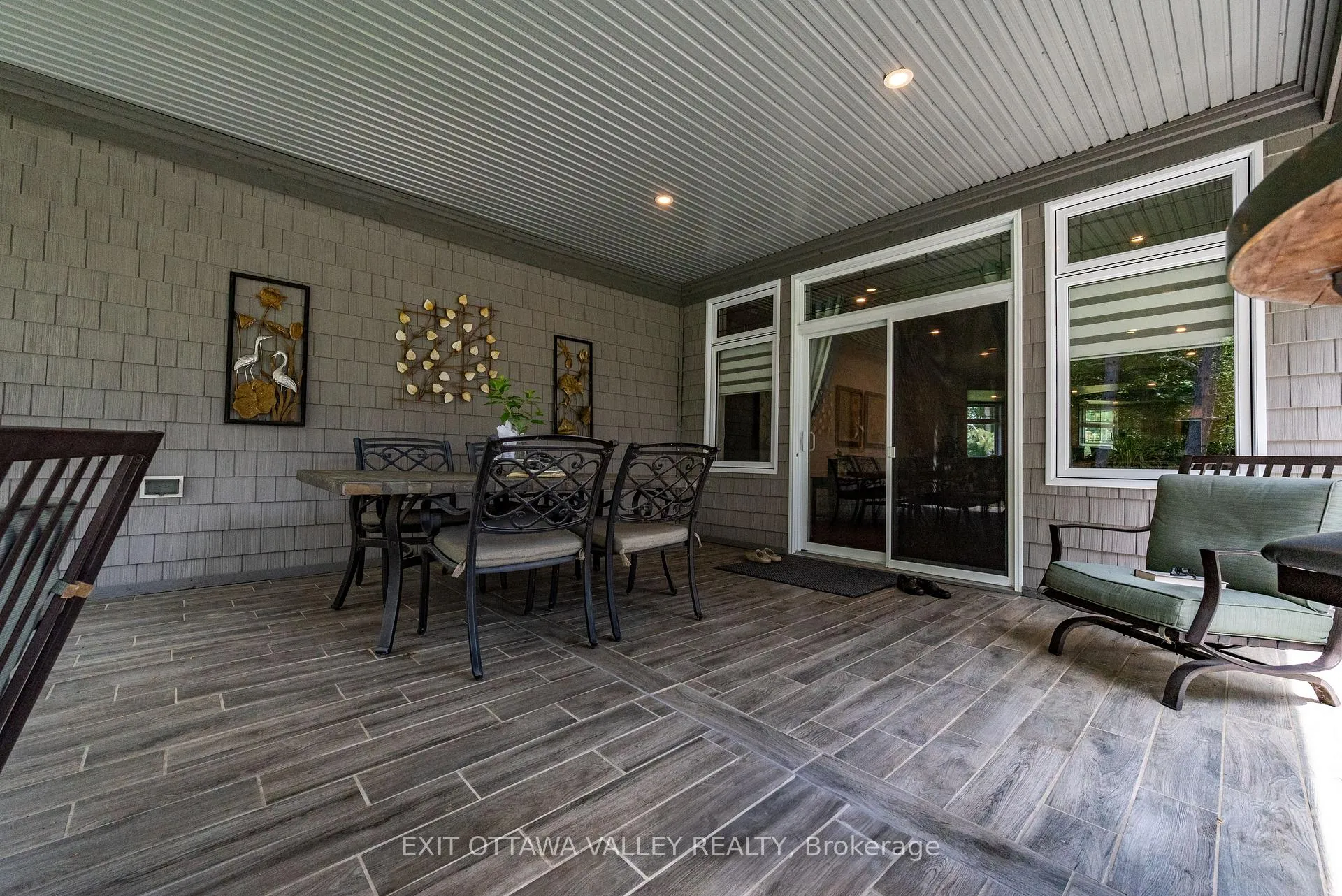 Photo 4 of 301 Doran Road, Petawawa, Petawawa — HOMEH