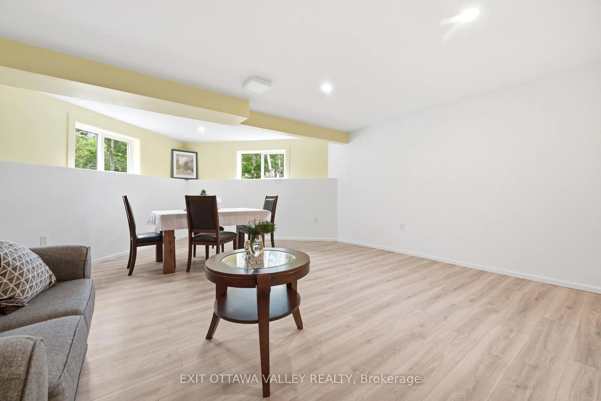 Photo 30 of 301 Doran Road, Petawawa, Petawawa — HOMEH