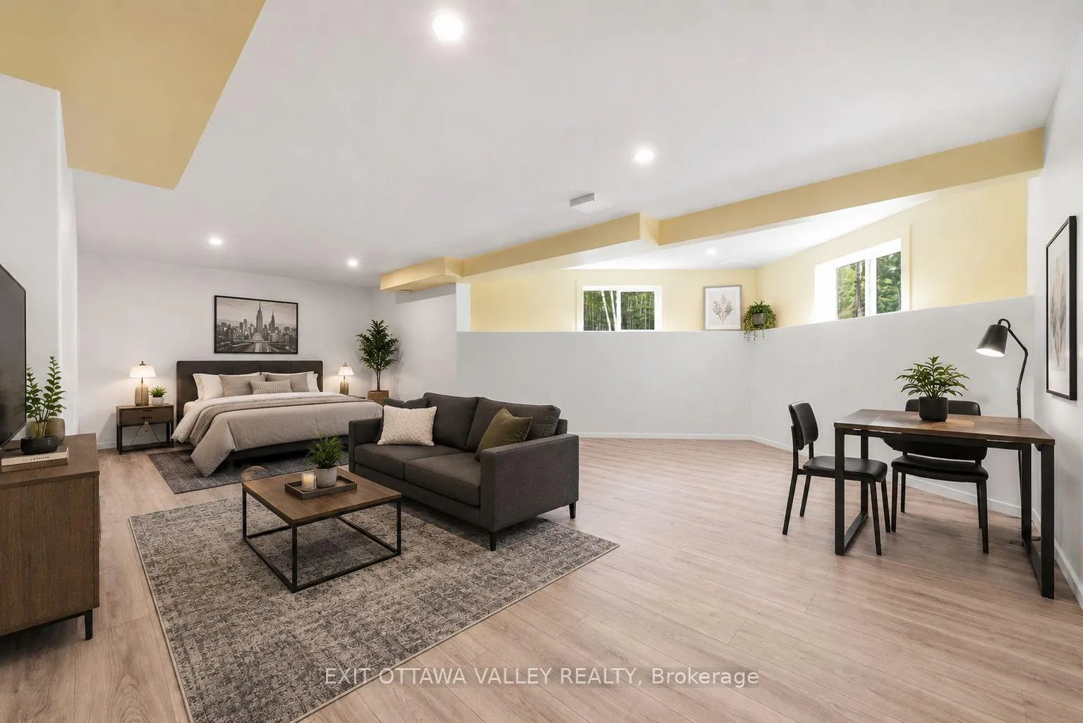 Photo 33 of 301 Doran Road, Petawawa, Petawawa — HOMEH