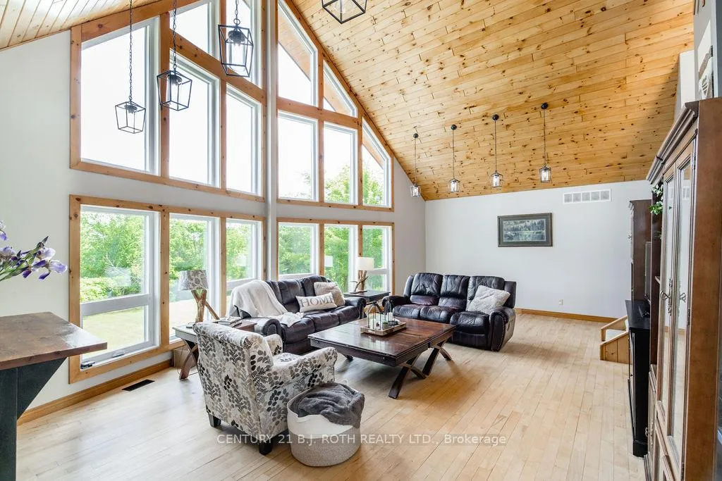 Photo 4 of 2711 Foxmead Road, Oro-Medonte, Rural Oro-Medonte — HOMEH