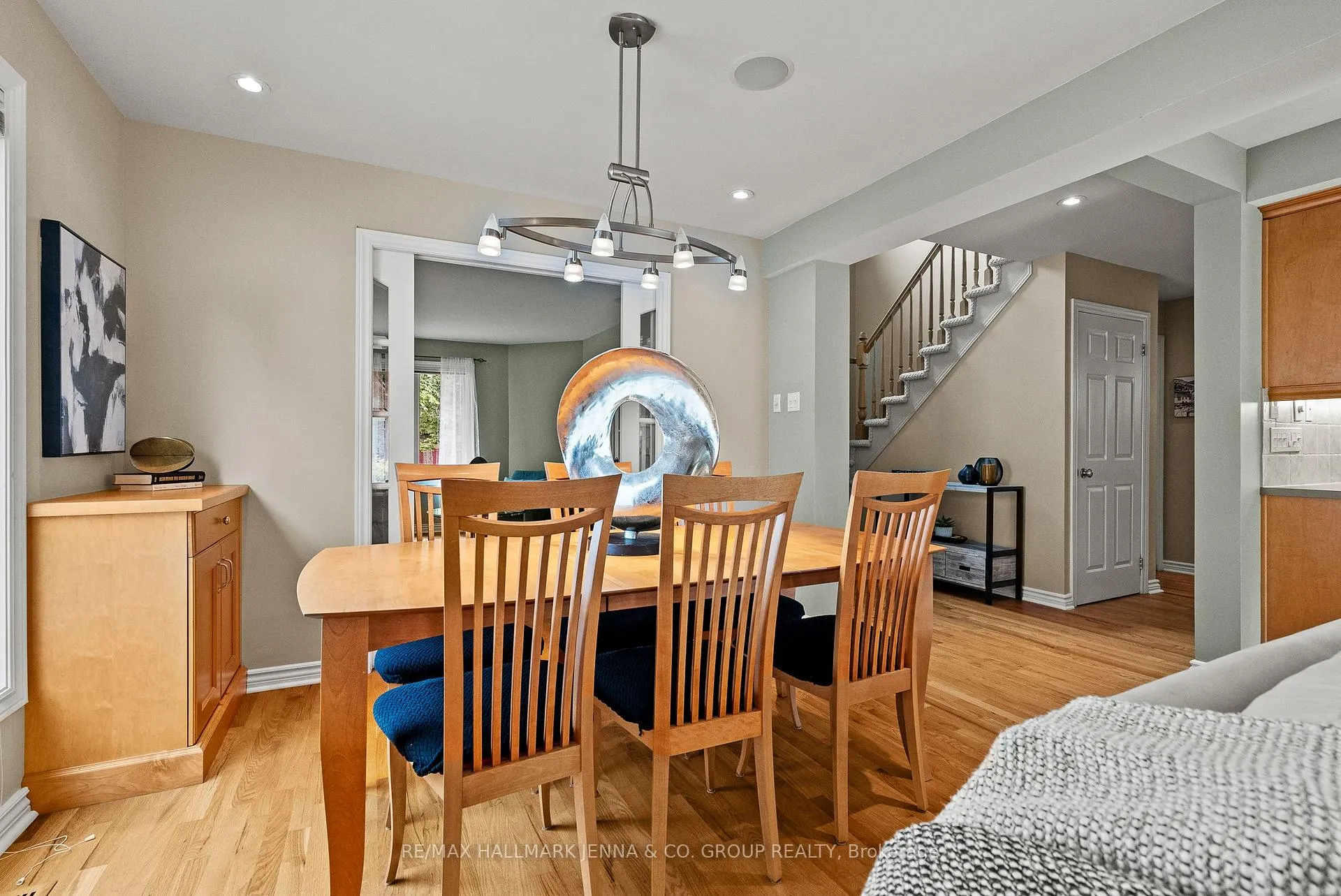 Photo 8 of 70 Huntersfield Drive, Ottawa, Hunt Club Park/Greenboro — HOMEH